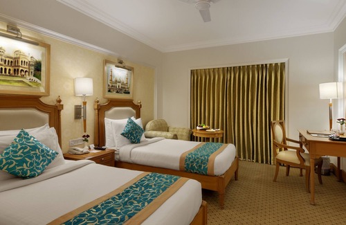 Hazratganj Hotel | India Awadh