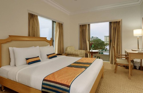 Hazratganj Hotel | India Awadh