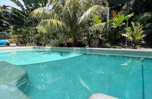 Palm Cove Apartment | Indigo Apartment with Pool 200m to Beach