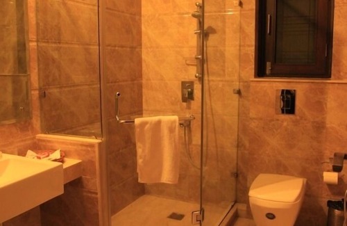 DLF City Hotel | Indiyaah Inn