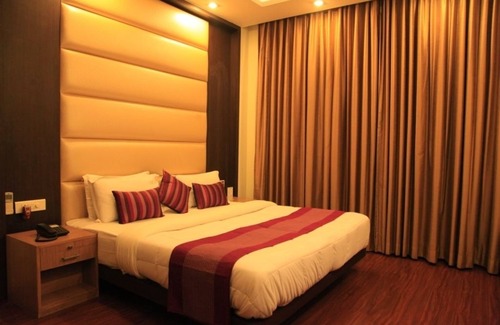 DLF City Hotel | Indiyaah Inn