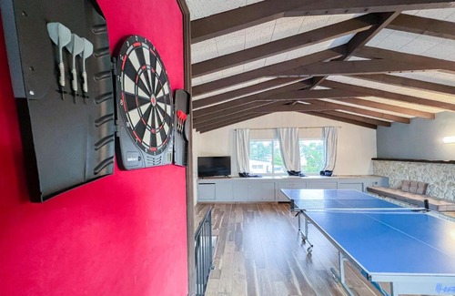 Ojus House | Indulge in 6 Beds Home w Pool near Aventura Mall