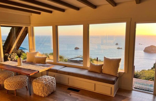 Trinidad House | Infinity ocean view, while soaking in the hot tub!