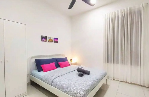 Bandar Kinrara Apartment | Infinity Pool@10 Kinrara - Pavilion near LRT& Sunwayn