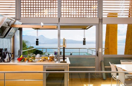 Kolymbari Villa | Infinity pool ★Unique Architecture★Jacuzzi hot tub★Stunning seaview