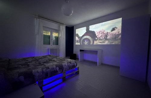 Rivazzurra Apartment | INFONDOALMAR RIMINI -Intero Apt Indipendente-Netflix-MetroMare a 40m-Proiettore 4k Cinema-WiFi Fibra-Led-Parcheggio-Riscaldamento-