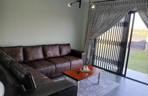 Estcourt House | Inkazimulo Airbnb