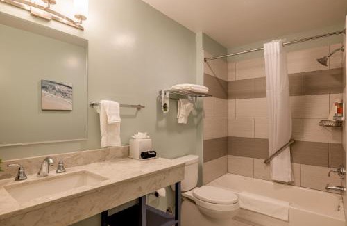 Moss Landing Hotel | Inn At Moss Landing Point