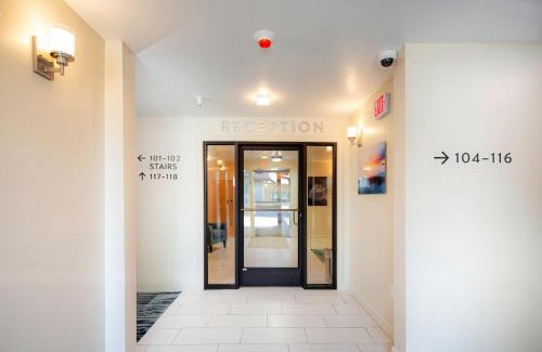 Moss Landing Hotel | Inn At Moss Landing Point