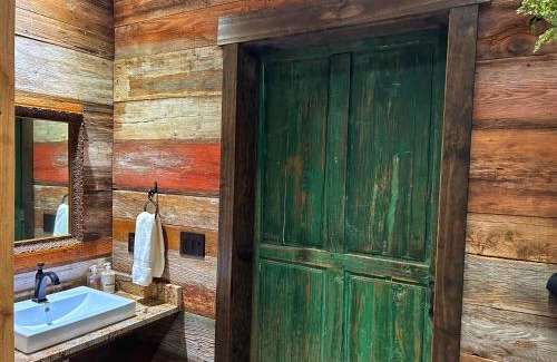 Wimberley Bed & Breakfast | Inn at Sunset Mill Ranch