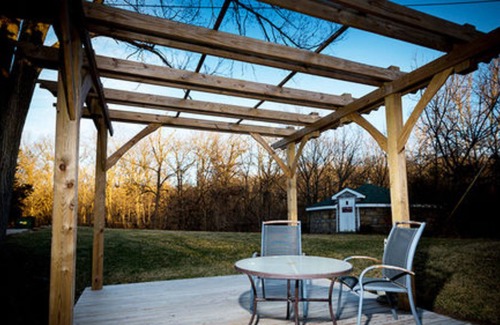 Excelsior Springs Bed & Breakfast | Inn on Crescent Lake B&B