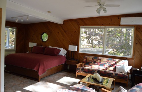 Hyde Park Bed & Breakfast | Inn the Woods Bed and Breakfast