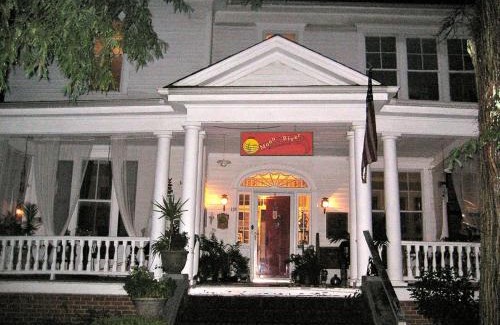 Chester Bed & Breakfast | Inn Upon Moon River Plantation