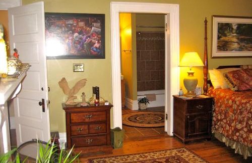 Chester Bed & Breakfast | Inn Upon Moon River Plantation