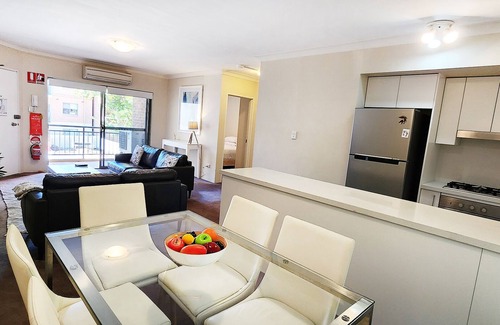Redfern Apartment | Inner City Apartment - Moments to the City Centre