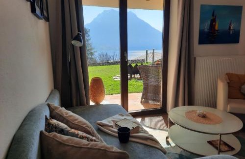 Altmuenster Apartment | Inspiration - zwei Terrassen mit Seeblick und Garten