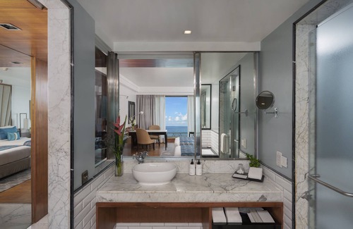 Churchgate Hotel | InterContinental Marine Drive Mumbai by IHG