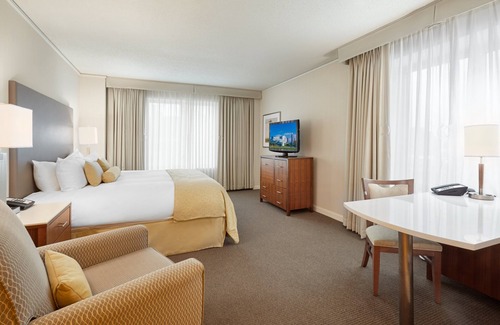 Cleveland Hotel | InterContinental Suites Hotel Cleveland by IHG