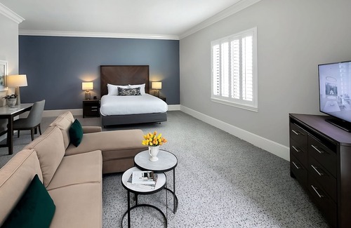 Winters Hotel | Interesting Games and Outdoor Sport! 1 Studio Unit, Few Minutes’ Walk to Chiles!