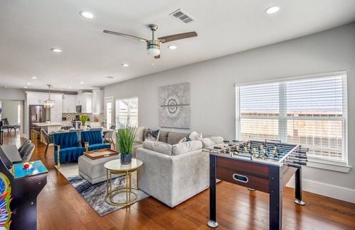 Greater East End House | Intergalactic Abode at East Downtown