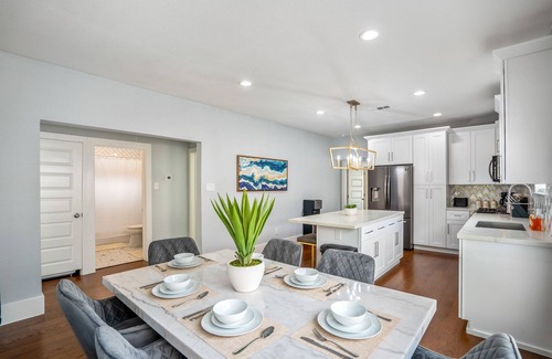 Greater East End House | Intergalactic Abode at East Downtown