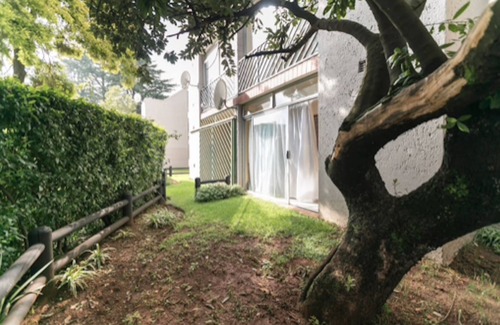 Greater Johannesburg Metropolitan Area Apartment | International House Joburg ~ Unlimited Wifi, Cable, Gated Condo & Parking