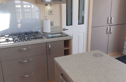 Swarland Cabin | Interstellar - Luxury Hot Tub Lodge