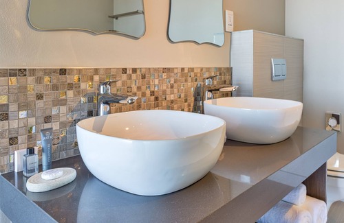Loerieheuwel Cabin | Intle Game Lodge