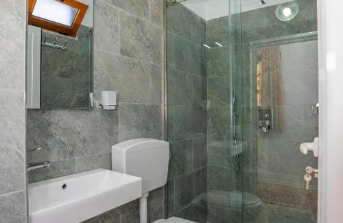 Shkoder House | InTown Guesthouse Shkoder