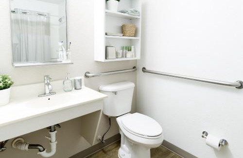 Biggs Field Hotel | InTown Suites Extended Stay El Paso TX