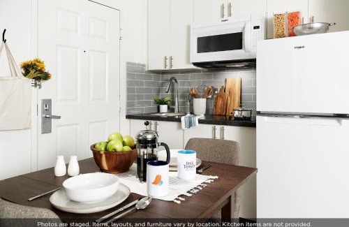 Shenandoah Hotel | InTown Suites Extended Stay Baton Rouge LA