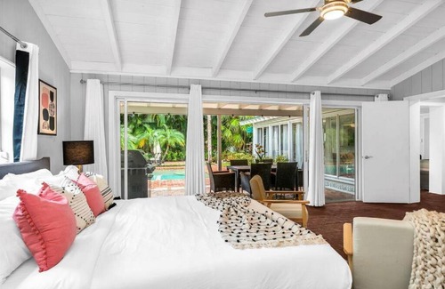 Southside Apartment | Intracoastal Paradise Walking Distance to Beach!