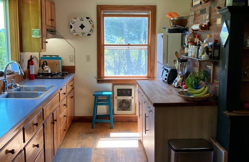 Bridgewater Corners House | Intrepid Angel Farm Cottage In Bridgewater Corners 2 Bedroom Home