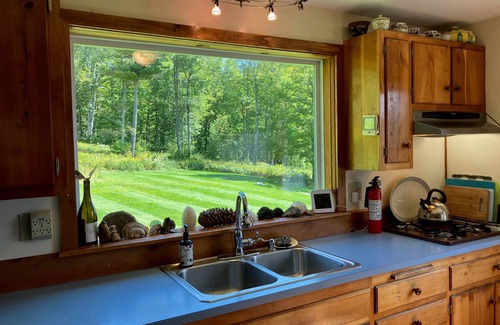 Bridgewater Corners House | Intrepid Angel Farm Cottage In Bridgewater Corners 2 Bedroom Home