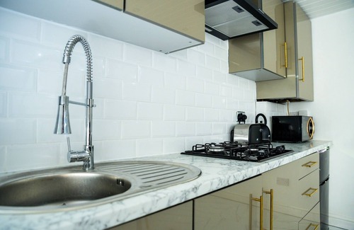 Bradford House | Inviting 1-bed House in Bradford