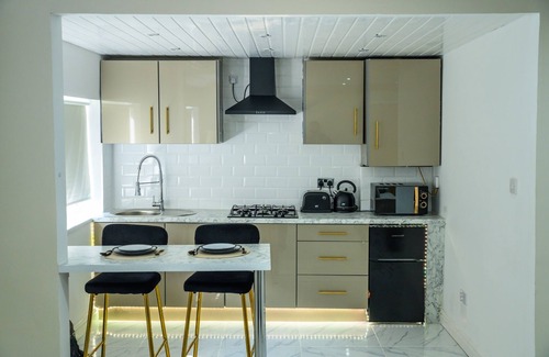 Bradford House | Inviting 1-bed House in Bradford