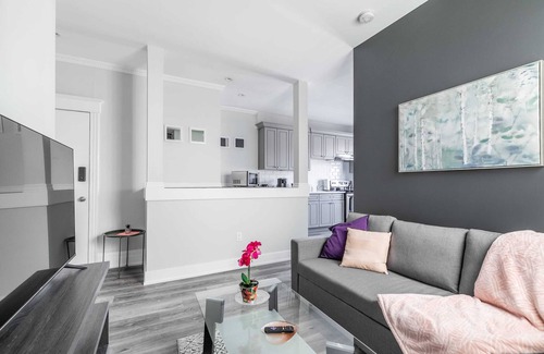 Central Hamilton Apartment | Inviting 1BR Condo—in James North, Hamilton