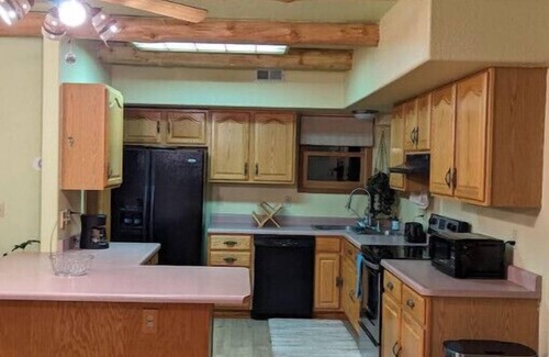 Walsenburg House | Inviting & Spacious~ Balcony~Propane Fire Pit~BBQ