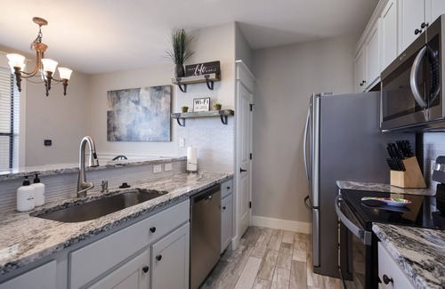 Jonestown Condo | Inviting Villa at Hollows Resort with Amazing Country & Lake Views! 4 Pools, Pickleball!