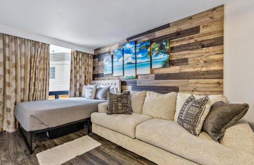 Waikiki Apartment | Inviting Waikiki Grand Hotel Room One Block to Beach!