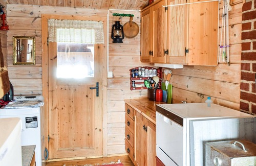 Dovre House | Inviting wooden cabin in Gudbrandsdalen.