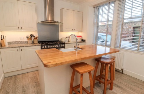 Berwick-upon-Tweed Cottage | IONA 10 PALACE STREET EAST, family friendly in Berwick-Upon-Tweed