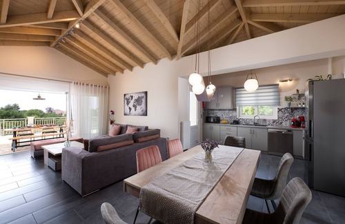 Antipata Villa | Ionian Mansion