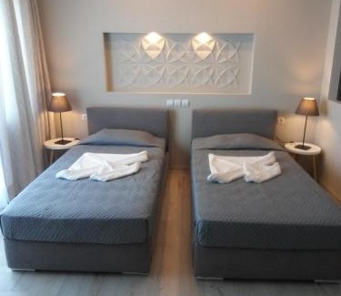 Karlovassi Apartment | Irida Studios