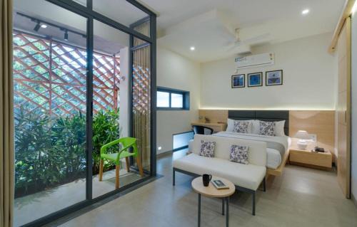 Panduranga Nagar Hotel | Iris Suites