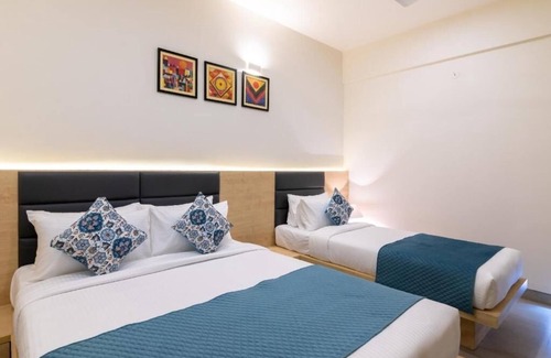 Panduranga Nagar Hotel | Iris Suites