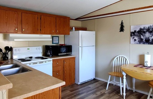 Eagle Nest House | Iron Wolf nestled in the Sangre de Cristo Mtns...Ski/Hike/Fish/Hunt Casita