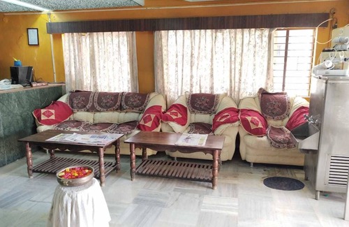 Davanagere Hotel | iROOMZ Hotel Abhiman
