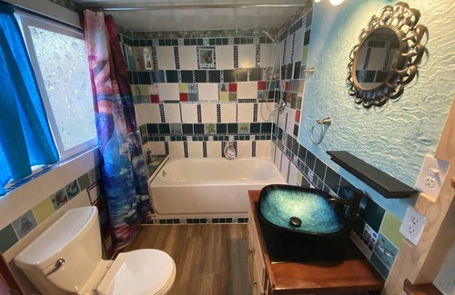 Myrtletown Apartment | Is it an art project or a studio?