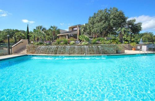 Folly Field Apartment | Island Club